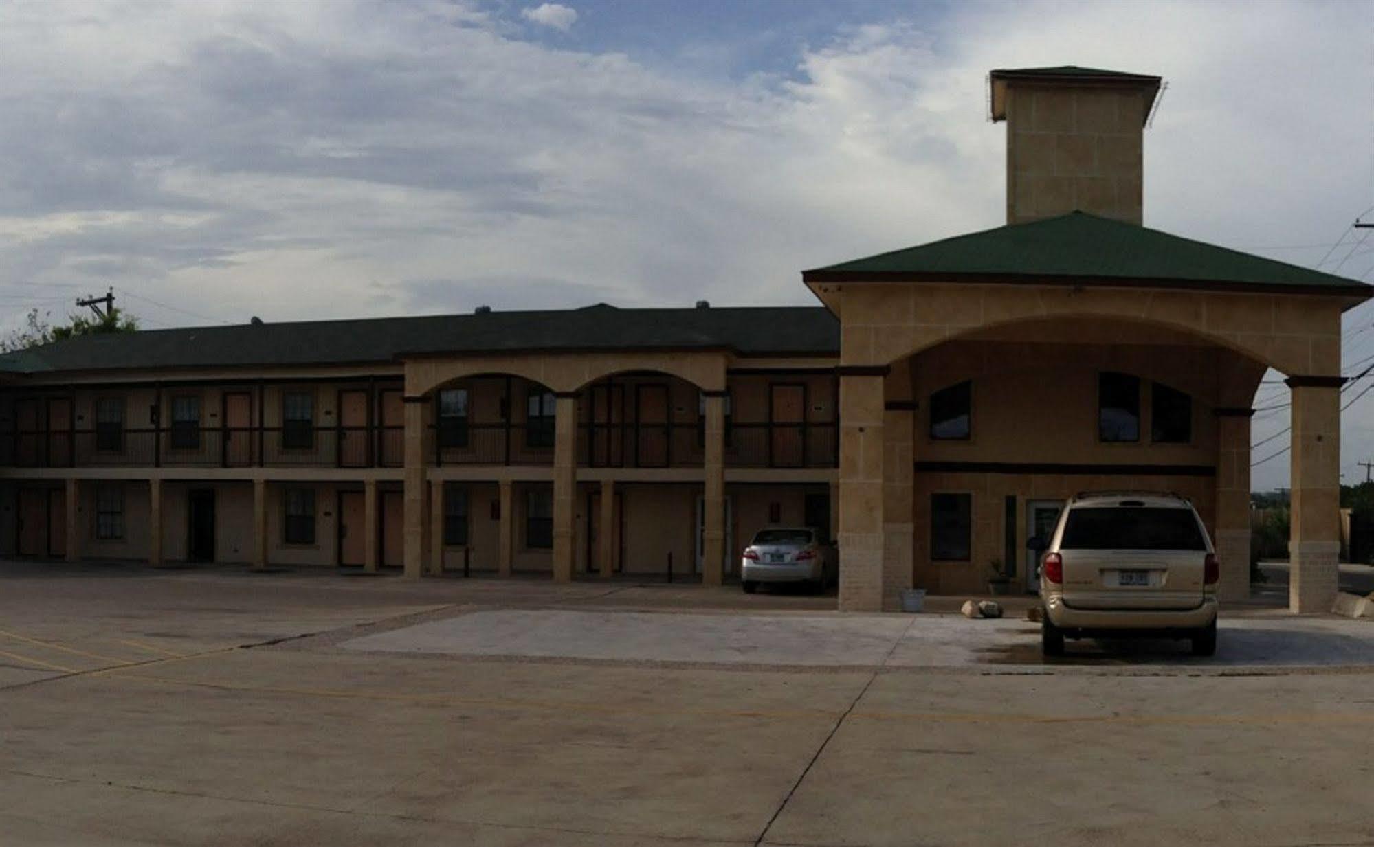 Pinn Road Inn And Suites Lackland Afb And Seaworld San Antonio Exterior foto