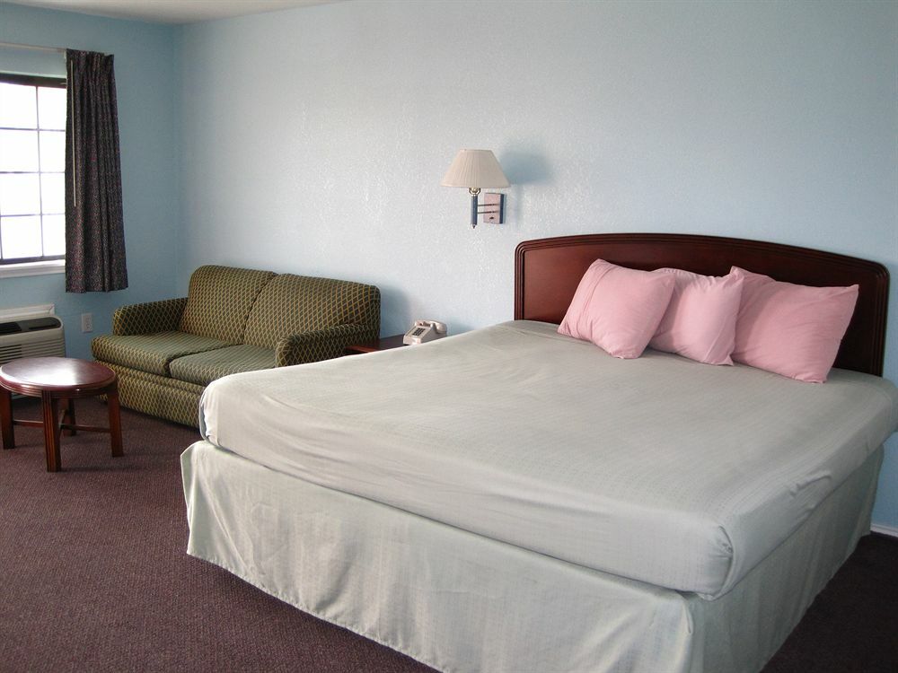 Pinn Road Inn And Suites Lackland Afb And Seaworld San Antonio Exterior foto
